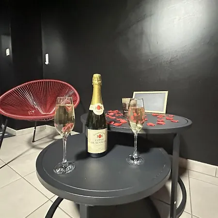 Appartamento L écrin Avec Balnéo Au Coeur De Sedan